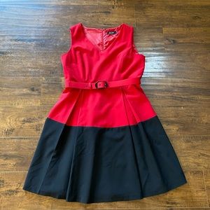 Elegant Red and Black Sleeveless Dress